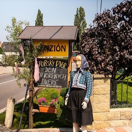 Penzion Grobsky Dvor Slovensky Grob 外观 照片